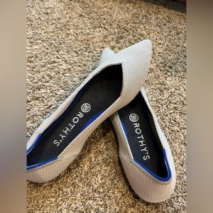 Ladies size 9.5 Rothy’s.. like new!!
